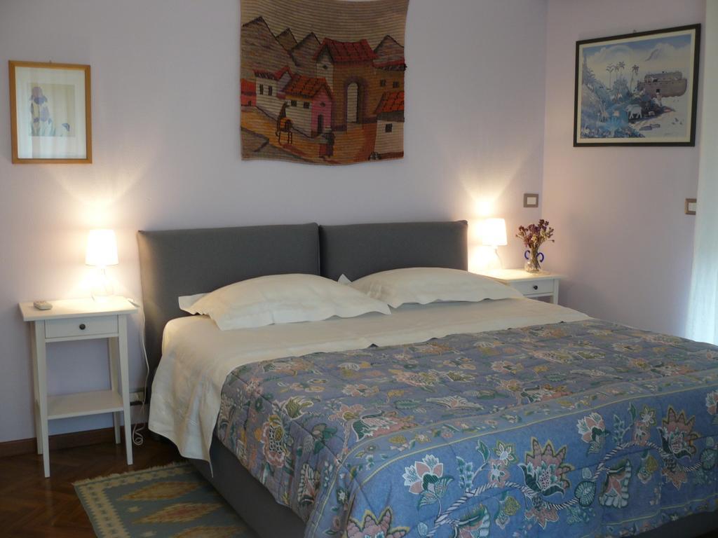 B&B Velardi Viagrande Rum bild